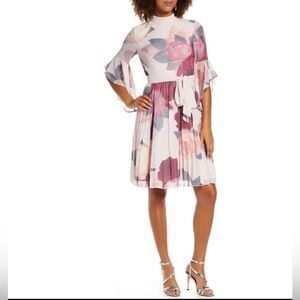 Chi Chi London Womens Dress Florentina Floral Sleeve Midi Pleated Cocktail Sz 4